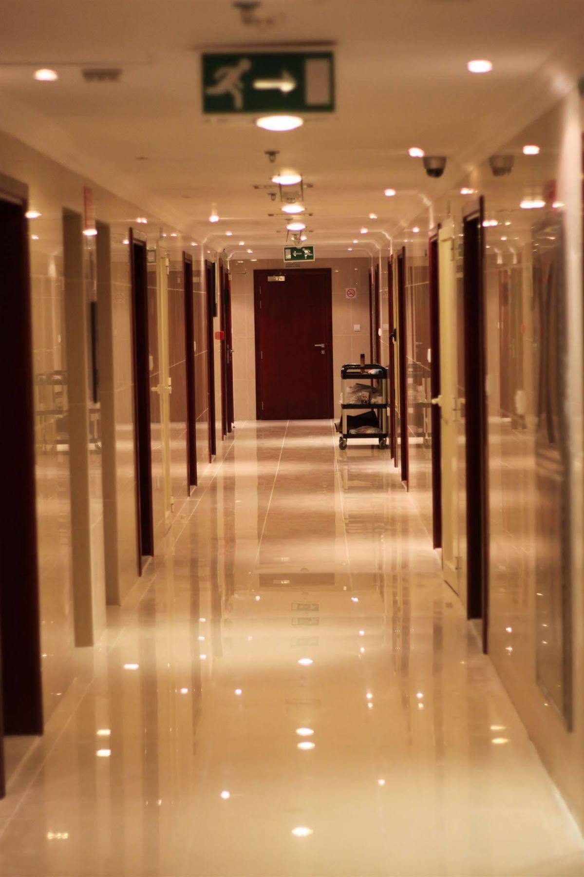 Africana Hotel Дубай Экстерьер фото